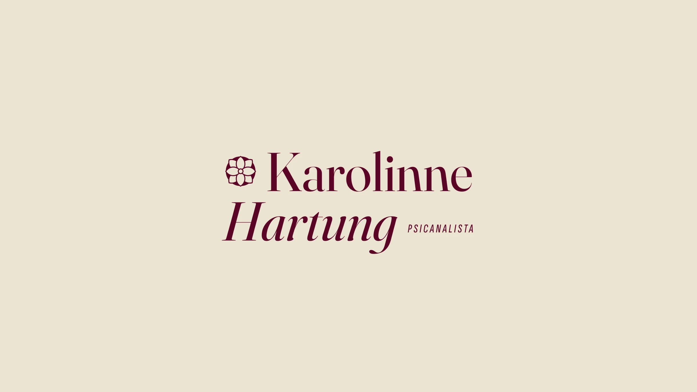Karolinne Hartung logotype in bordeaux, with a floral icon and the word psicanalista, on a sand background
