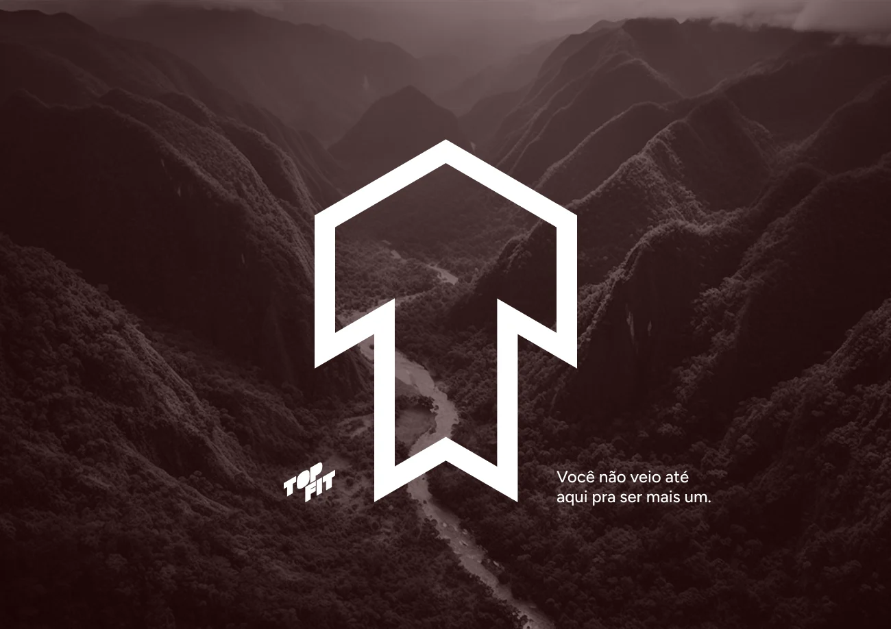 Outline of the arrow icon in white over a black-and-white mountain, with the line Você não veio até aqui pra ser mais um